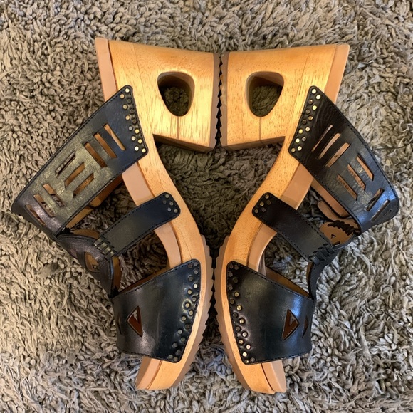 Dansko Oralee Black Leather Cut Out Sandals Strap Wood Heel Handcrafted, Size 41 - Picture 3 of 9